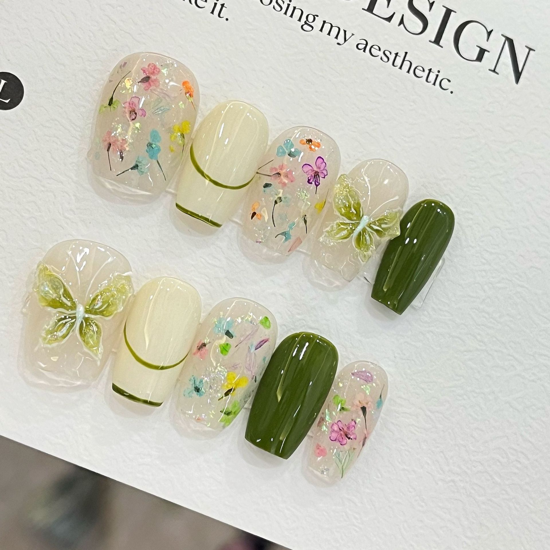 Nail Art Flower - 10개 나비꽃 모양 중간 길이 코핀형