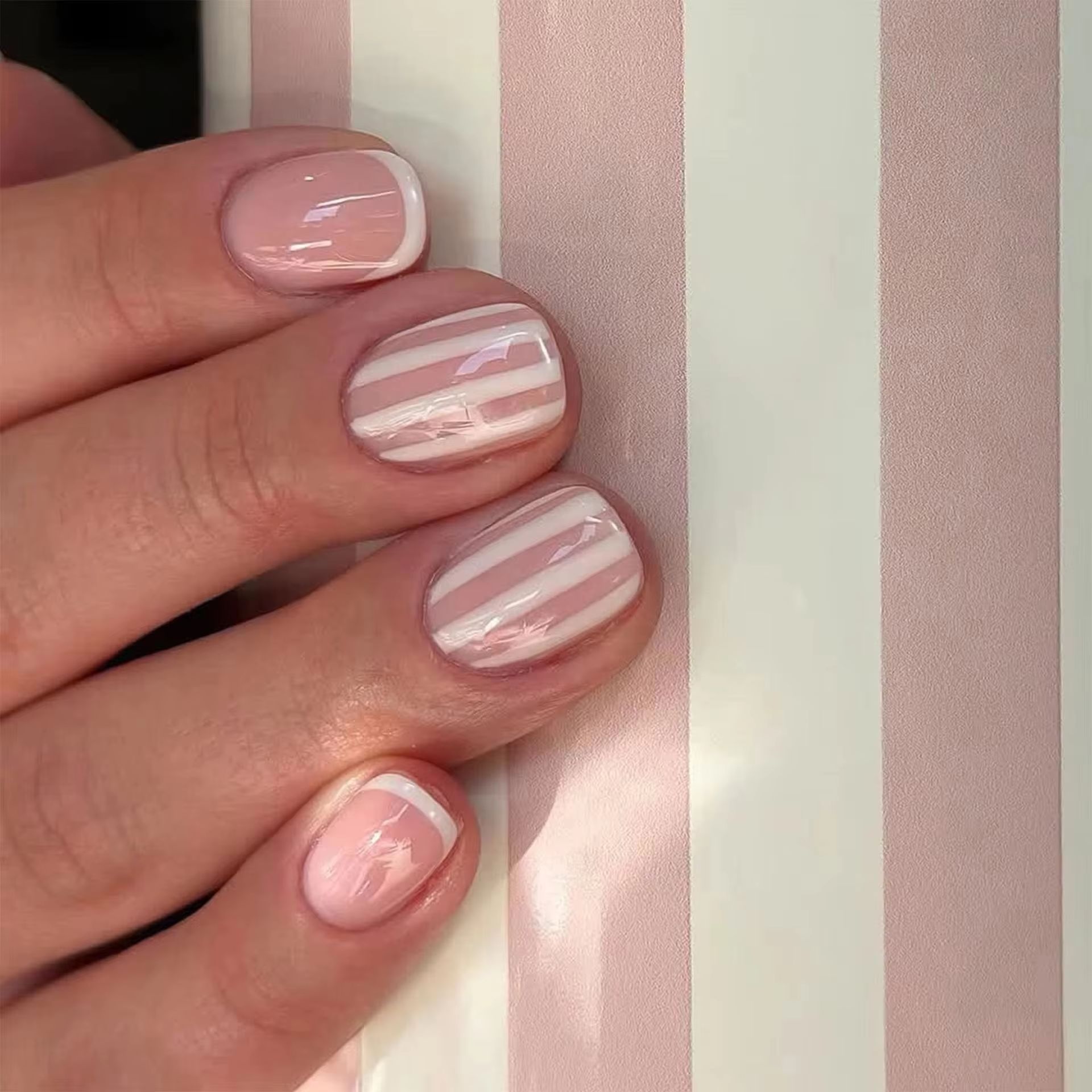 24개 심플 화이트 프렌치 프레스온 네일 짧은 스퀘어  - Nail Art Simple 리뷰 및 가격